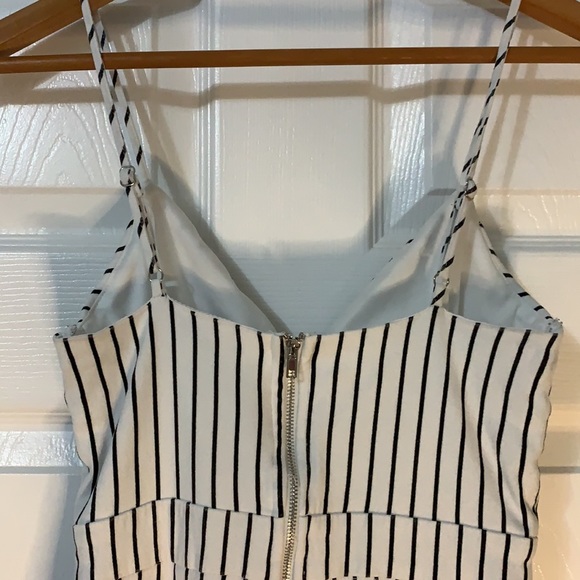 White pinstripe jumpsuit - Picture 4 of 4